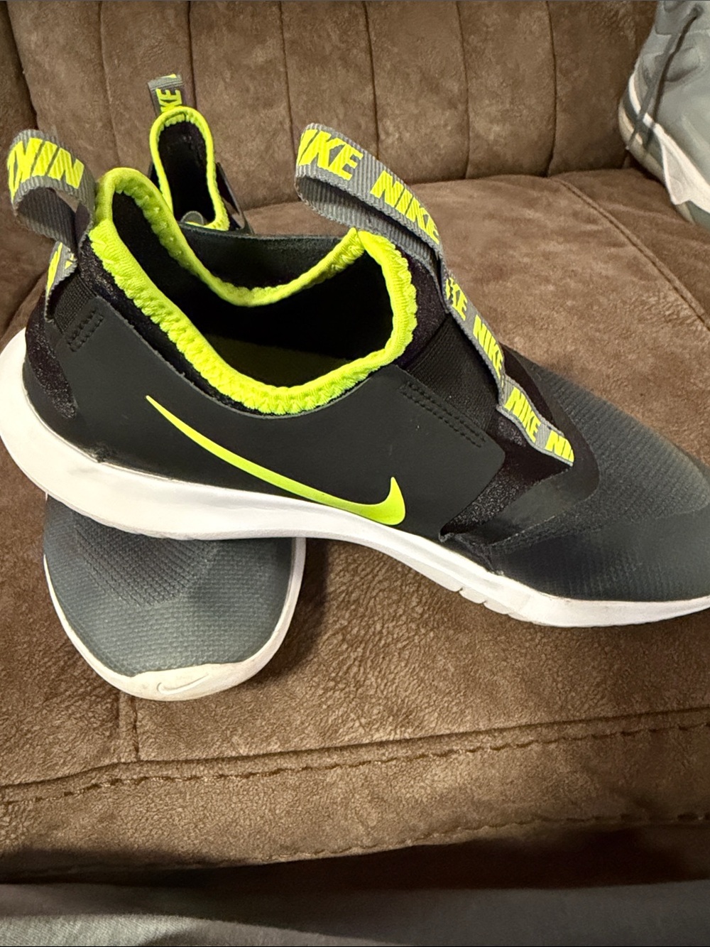 Nike Kids Slip-On Sneakers in Black & Neon Yellow